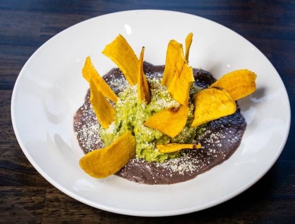 Guacamole Y Frijoles.